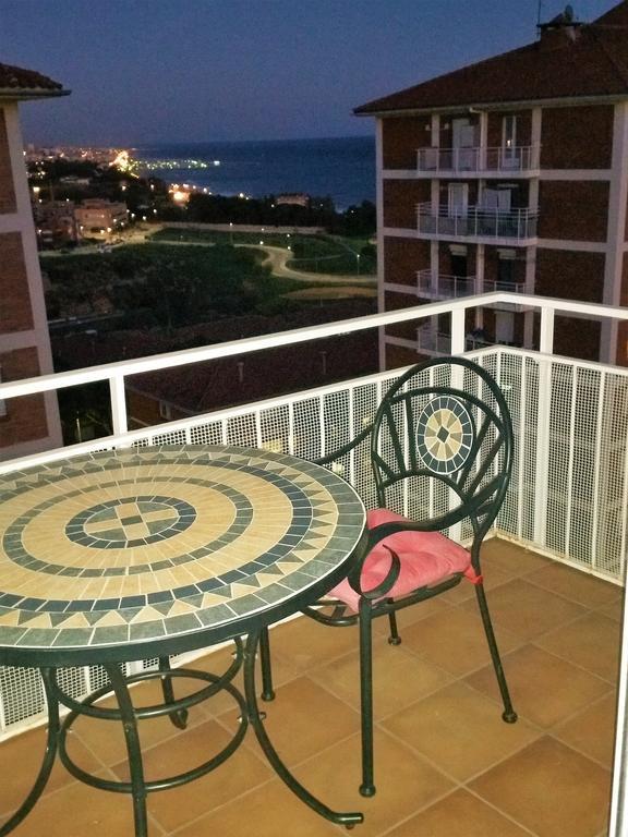 Helena Seaview & Beach-Apartment Montgat Buitenkant foto